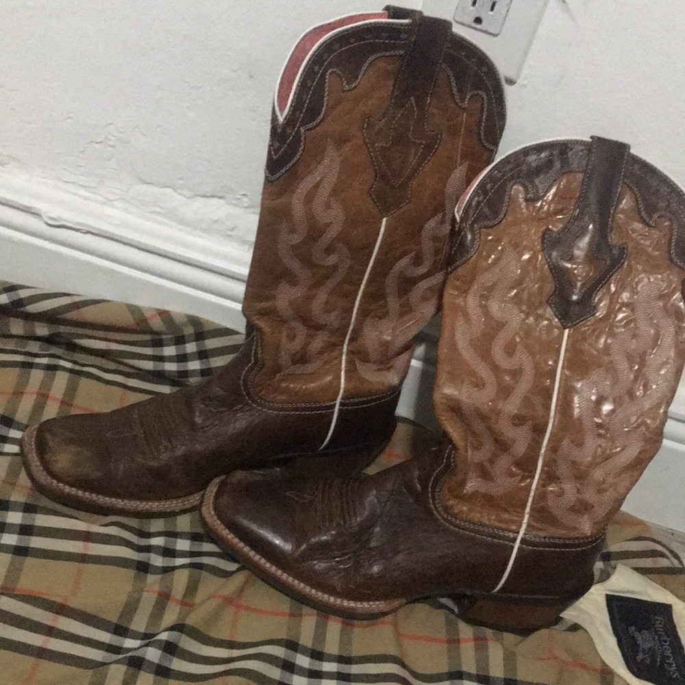 Ariat cowboy boots